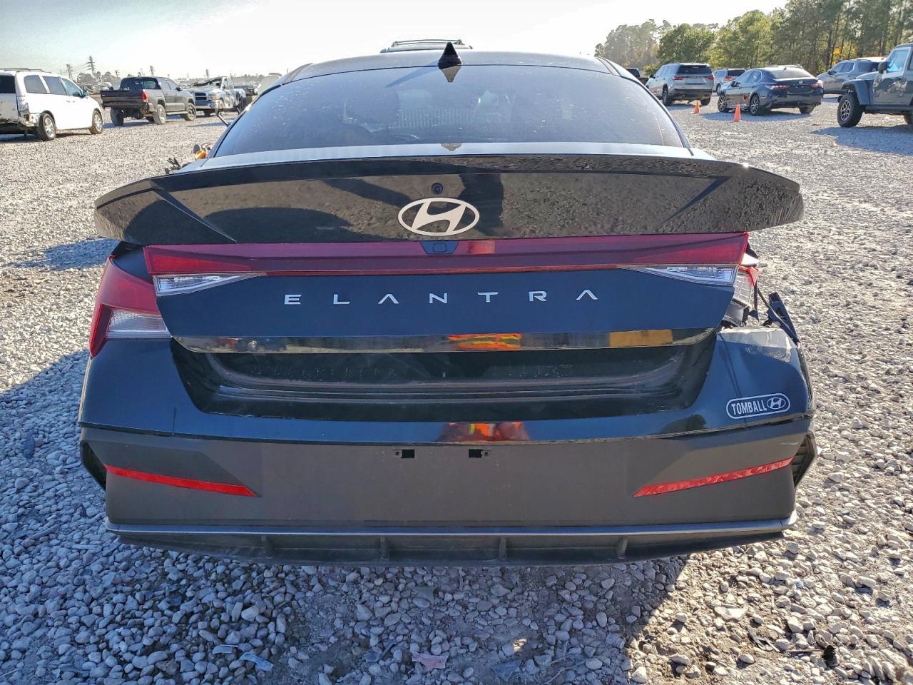 2025 Hyundai Elantra Sel Sport - Image 6