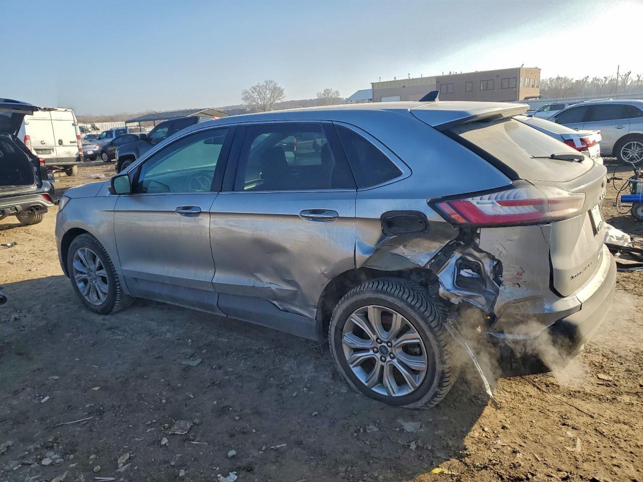 2022 Ford Edge Titanium - Фото 2