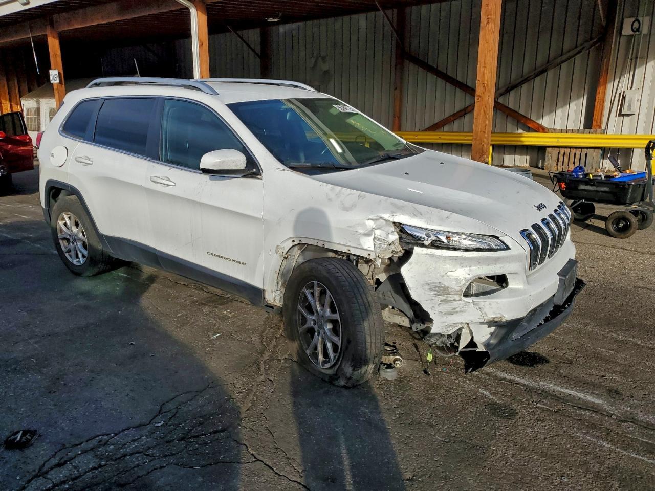 2016 Jeep Cherokee Latitude - Image 4