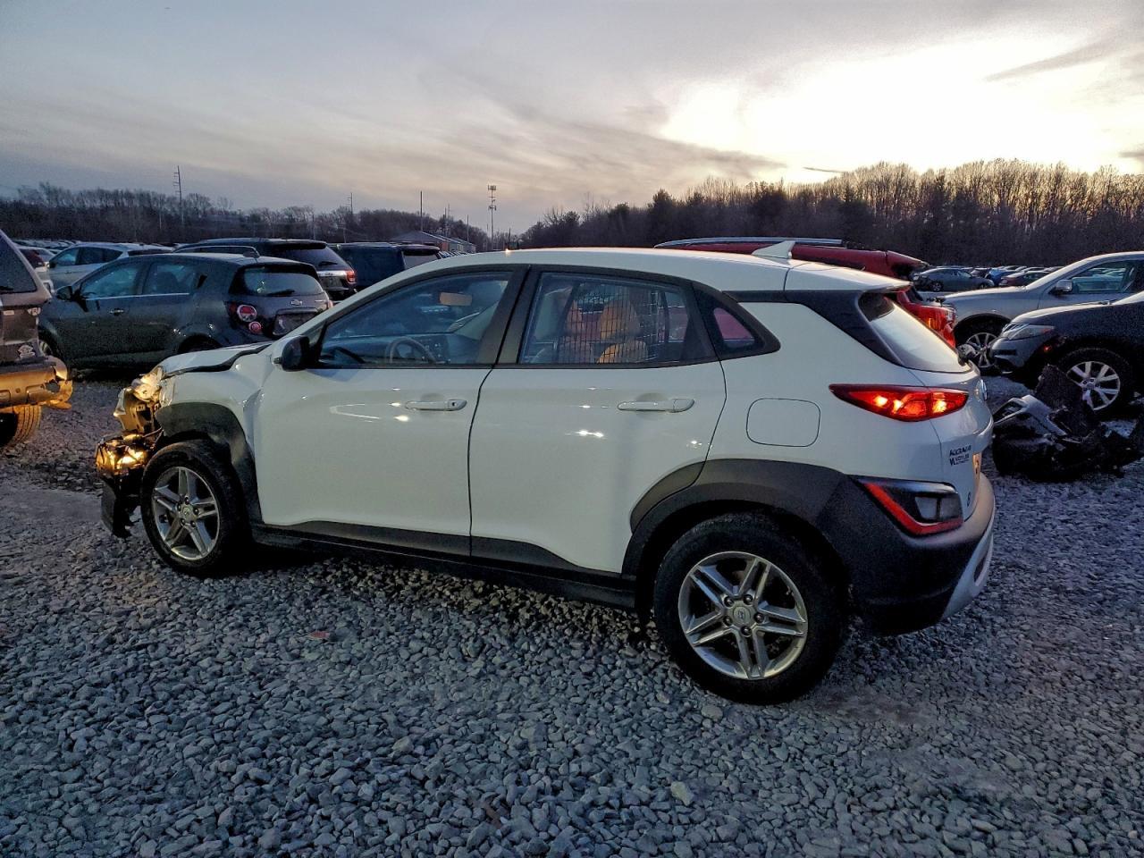2023 Hyundai Kona Se - Image 2