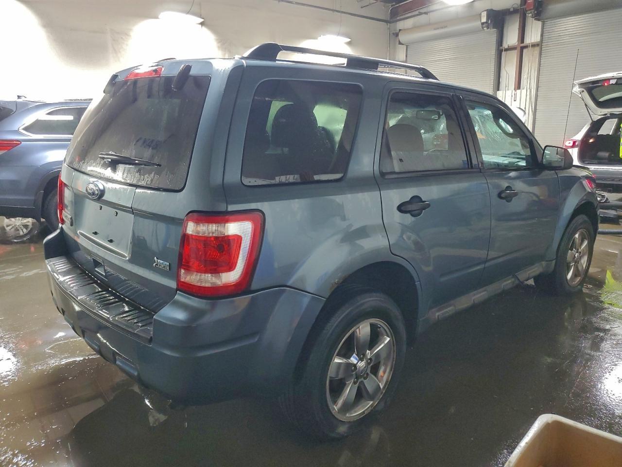 2011 Ford Escape Xlt - Image 3