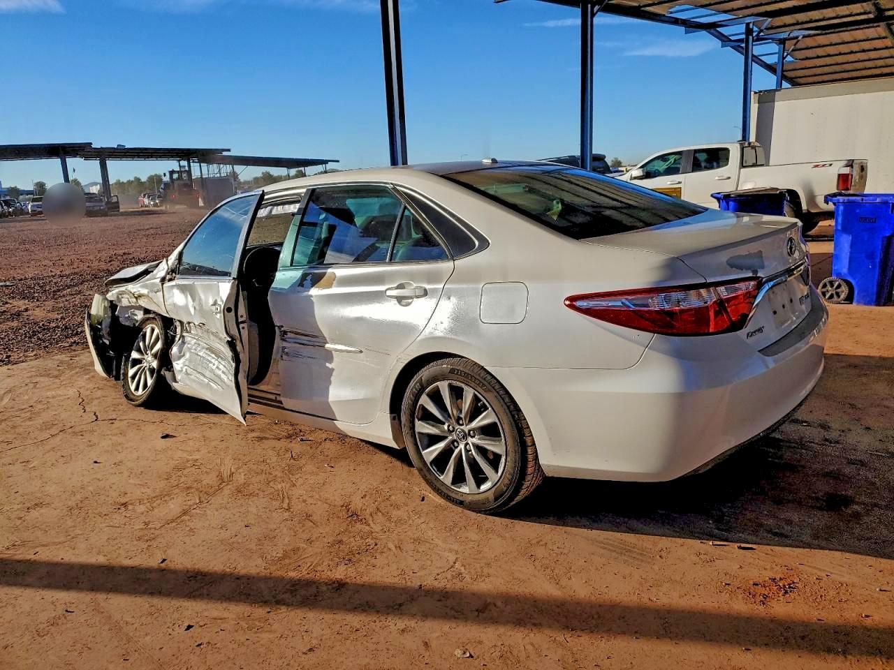 2015 Toyota Camry Hybrid - Фото 2