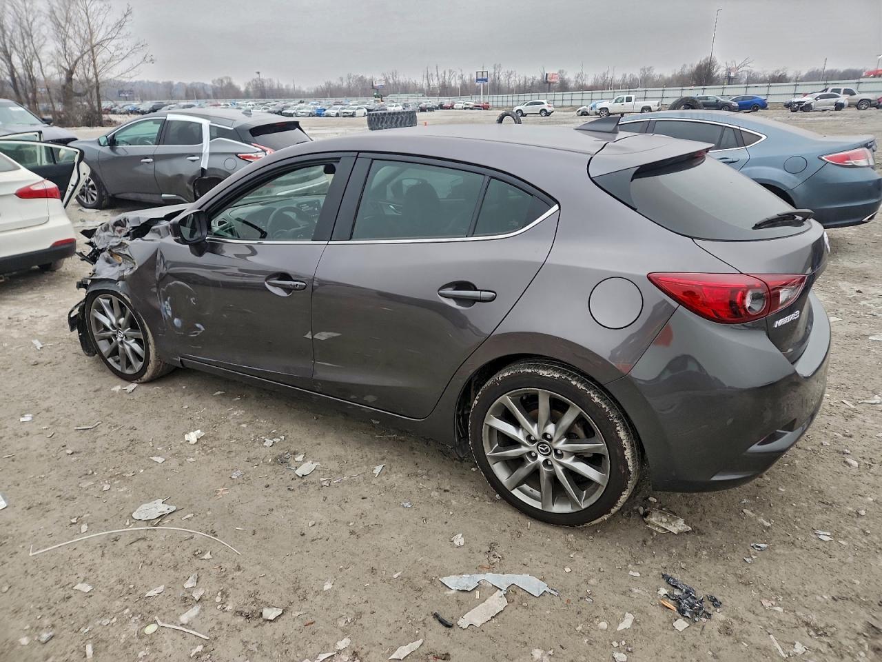 2018 Mazda 3 Touring - Фото 2