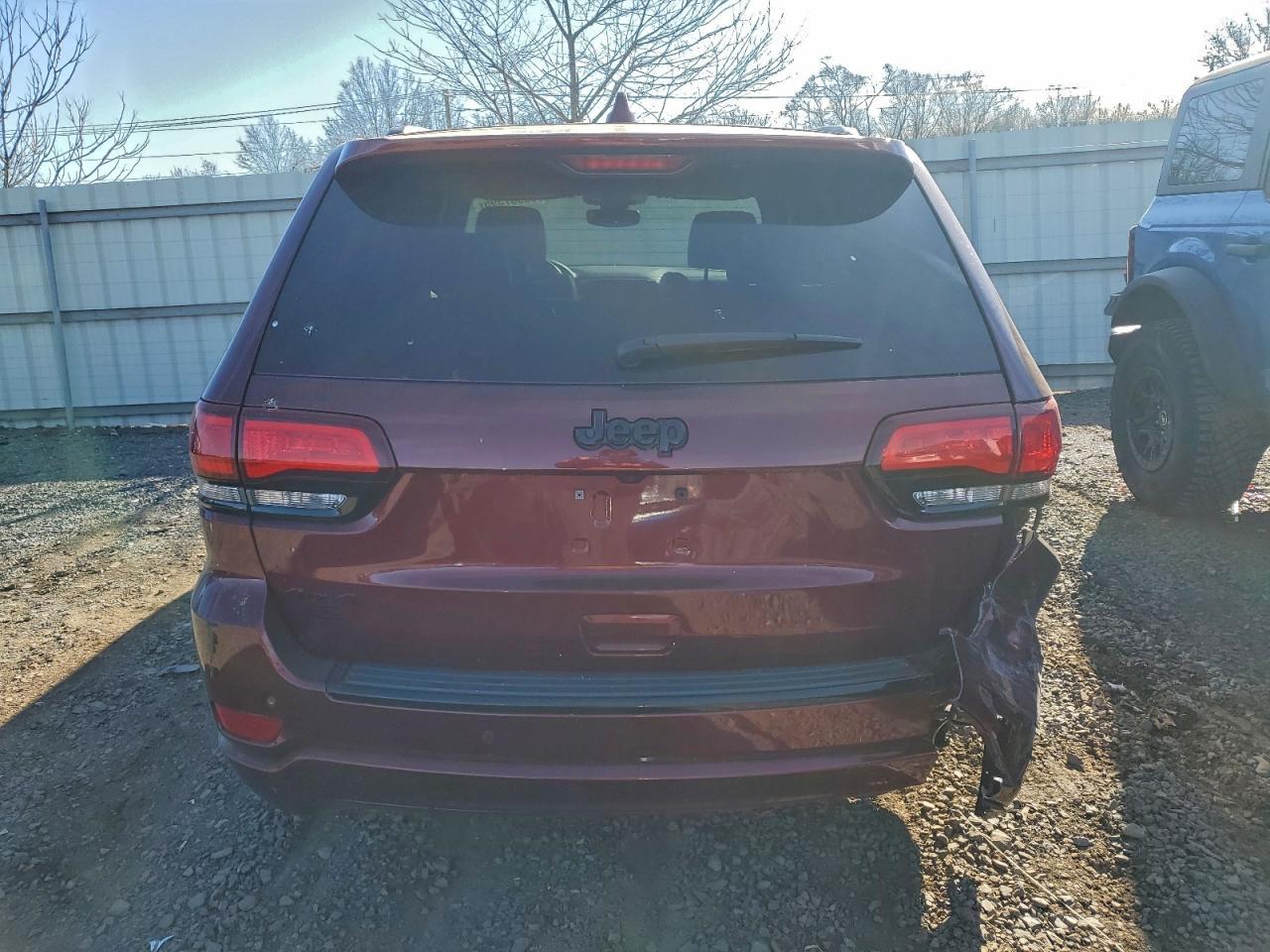 2018 Jeep Grand Cherokee Laredo - Image 6