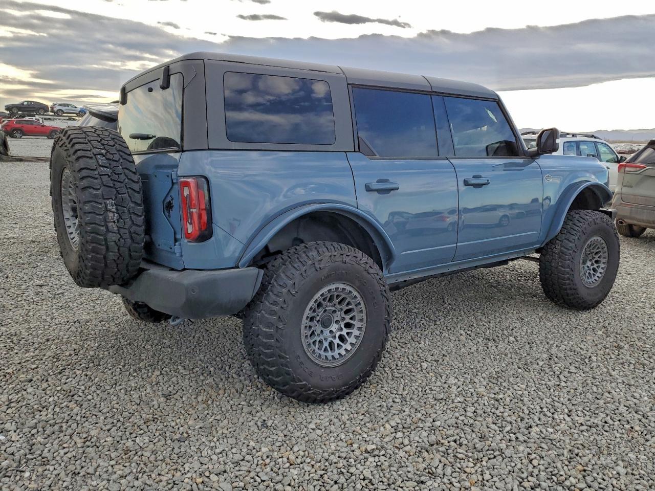 2023 Ford Bronco Base - Фото 3