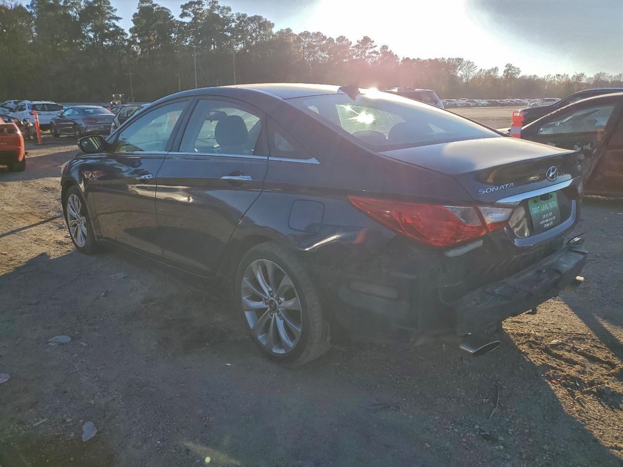 2012 Hyundai Sonata Se - Image 2