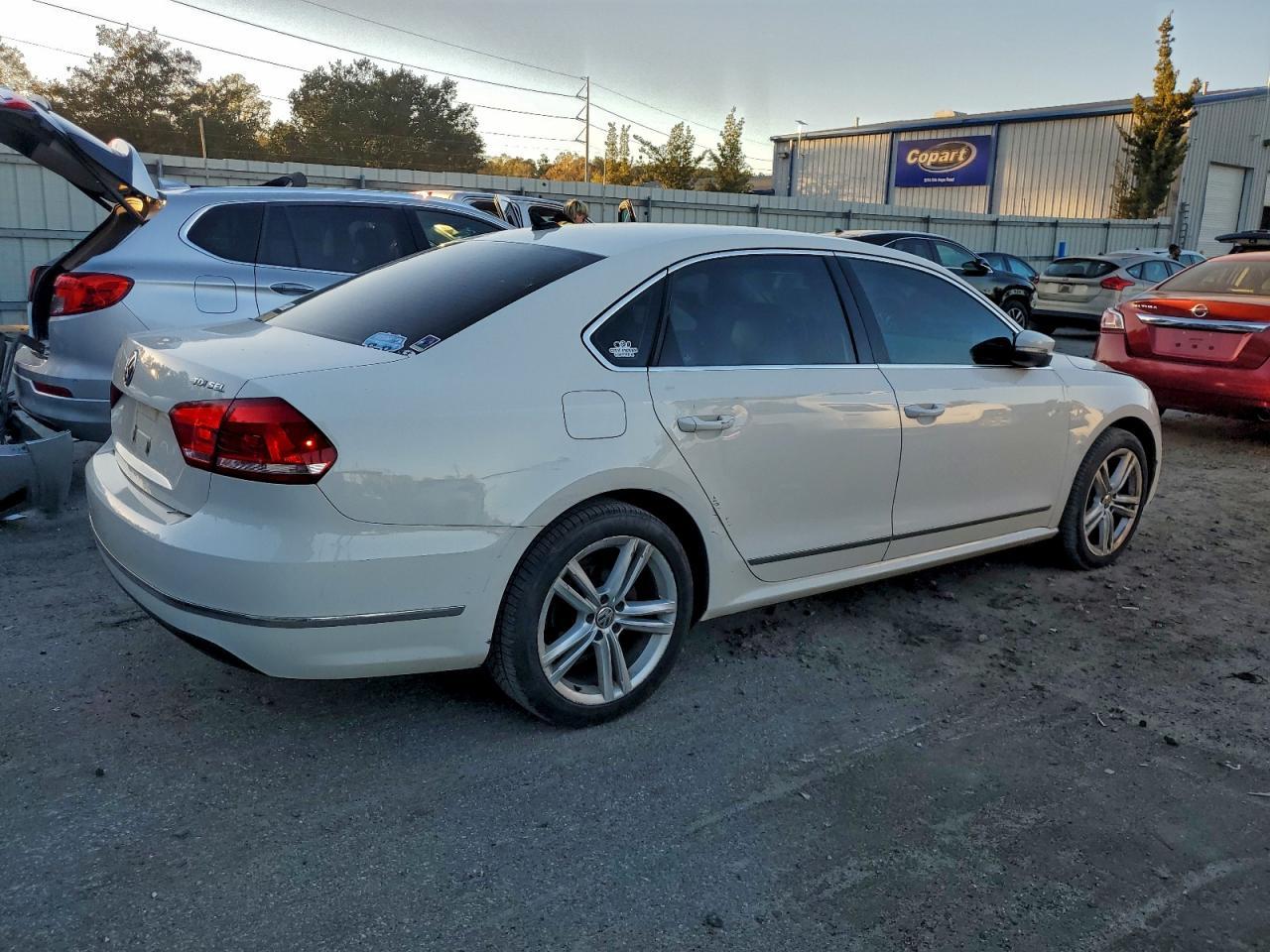 2015 Volkswagen Passat Sel - Фото 3