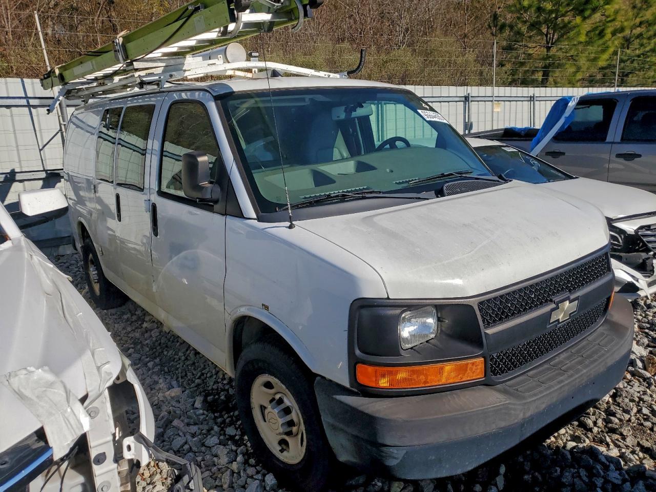 2013 Chevrolet Express G2500 - Image 4