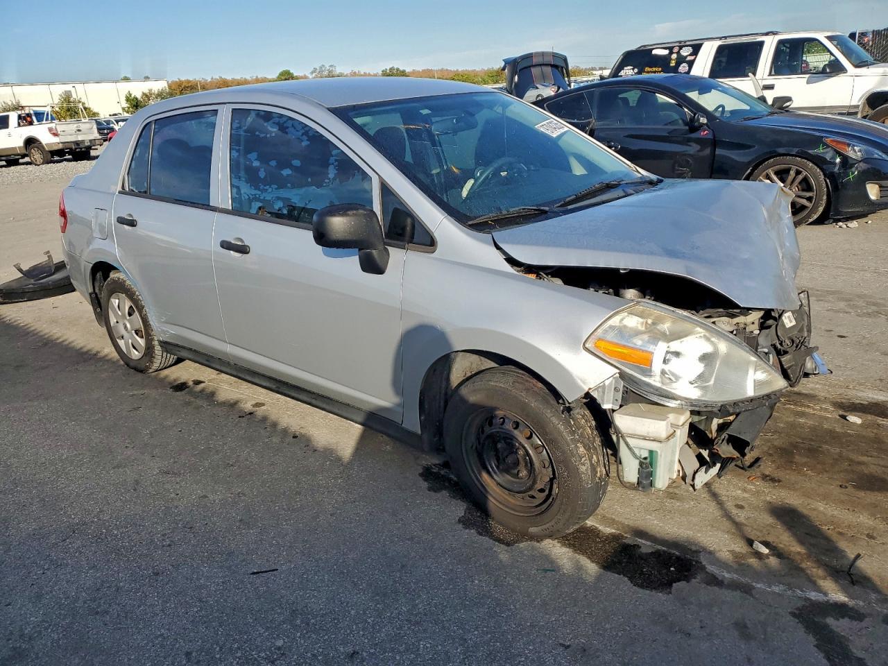 2011 Nissan Versa S - Image 4