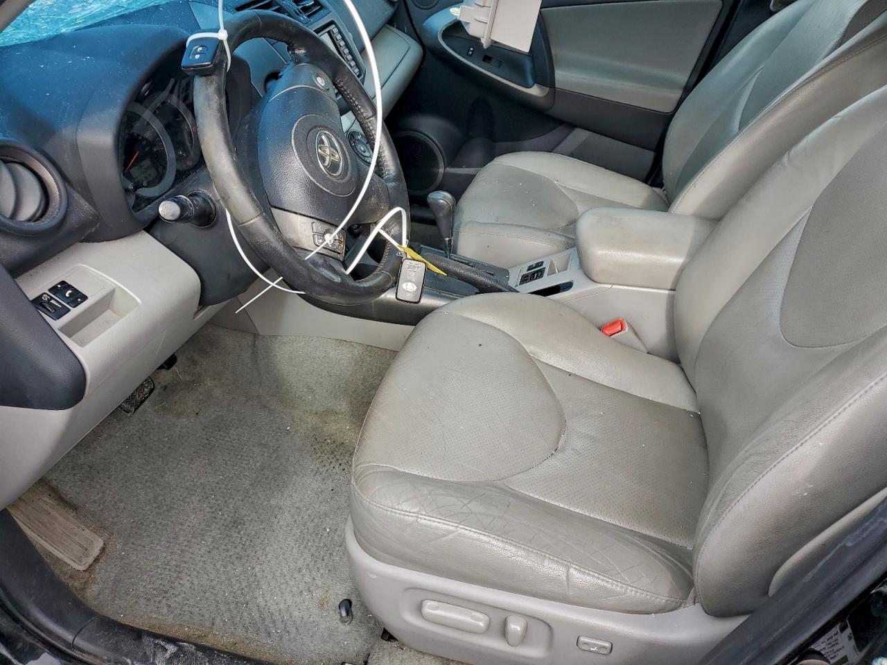 2011 Toyota Rav4 Limited - Image 7