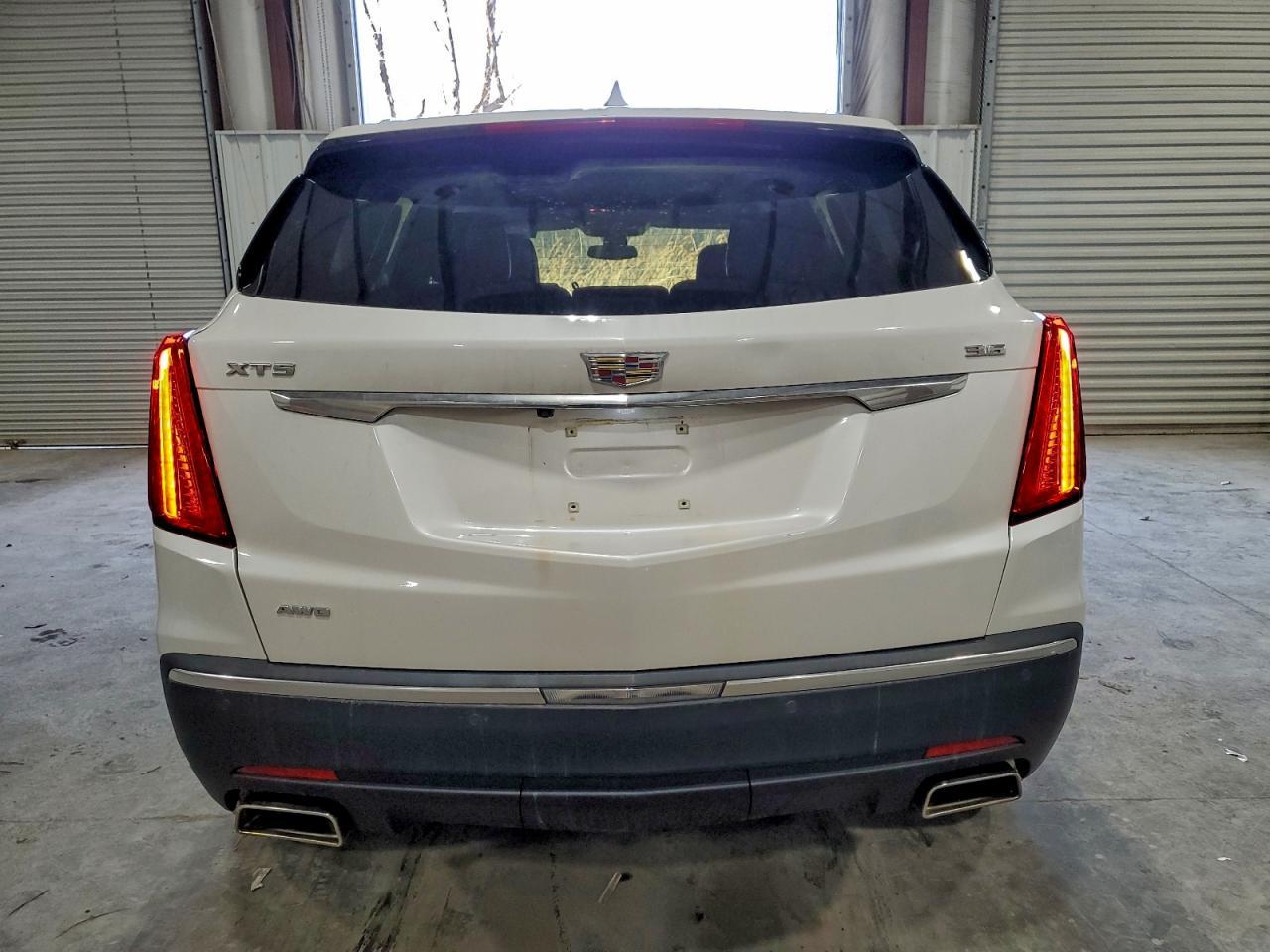 2017 Cadillac Xt5 Luxury - Image 6