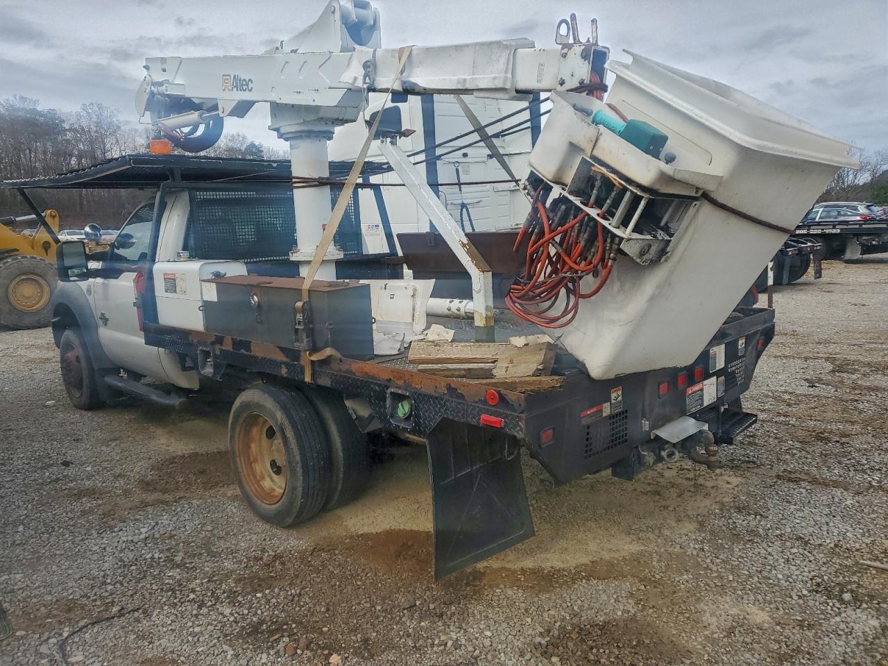 2011 Ford F550 Forestry Bucket Truck - Image 2