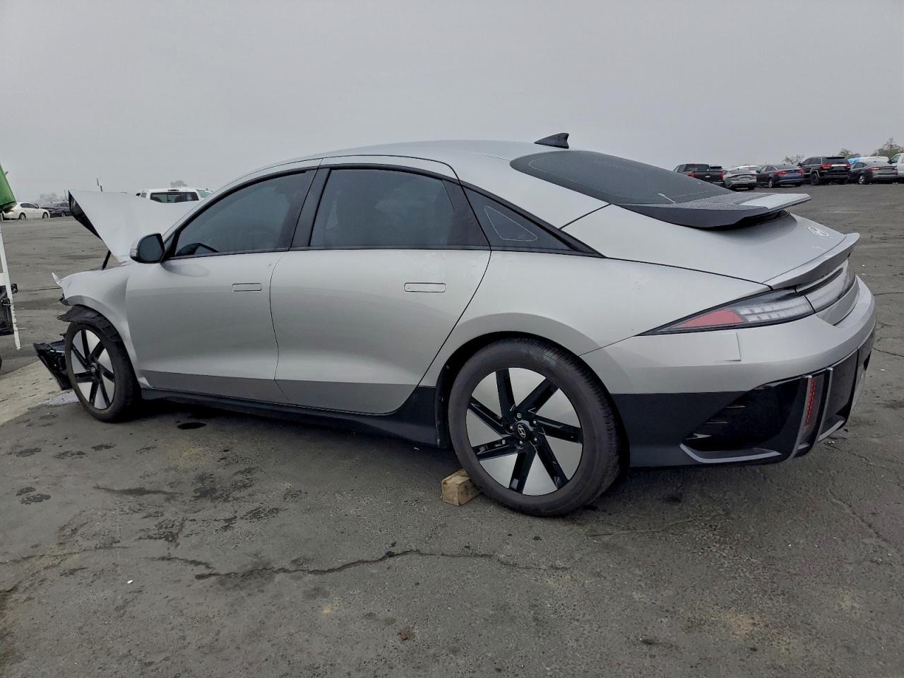 2025 Hyundai Ioniq 6 Se Standard Range - Image 2
