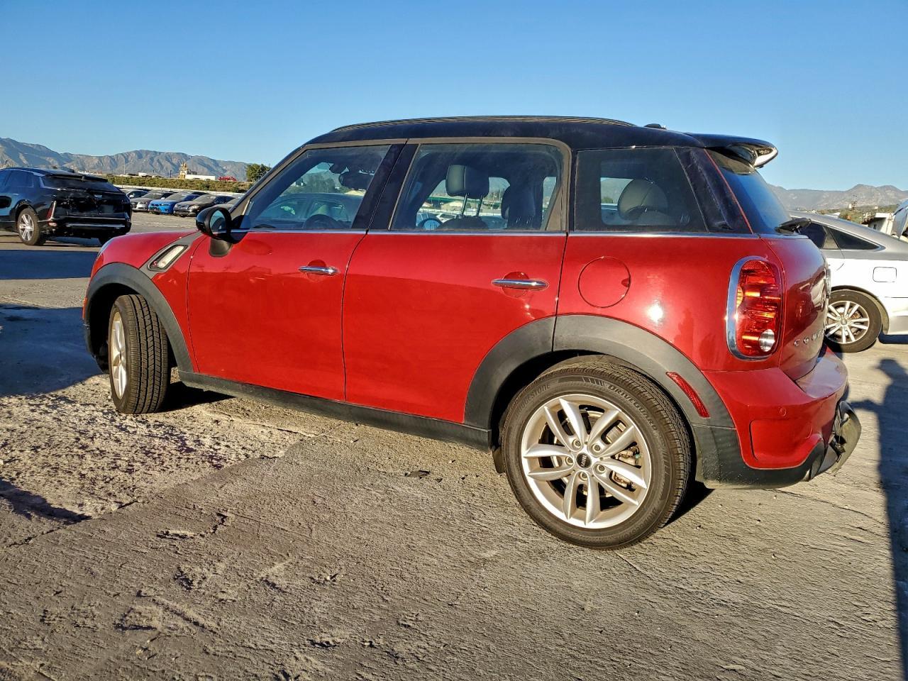2014 Mini Cooper S Countryman - Image 2