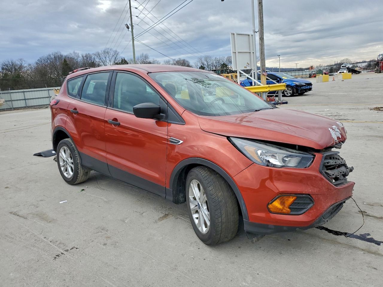 2019 Ford Escape S - Фото 4