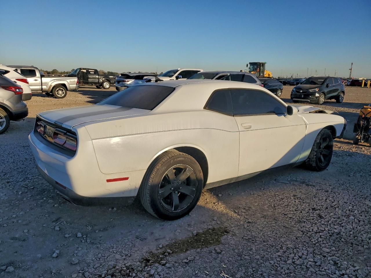 2015 Dodge Challenger Sxt - Image 3