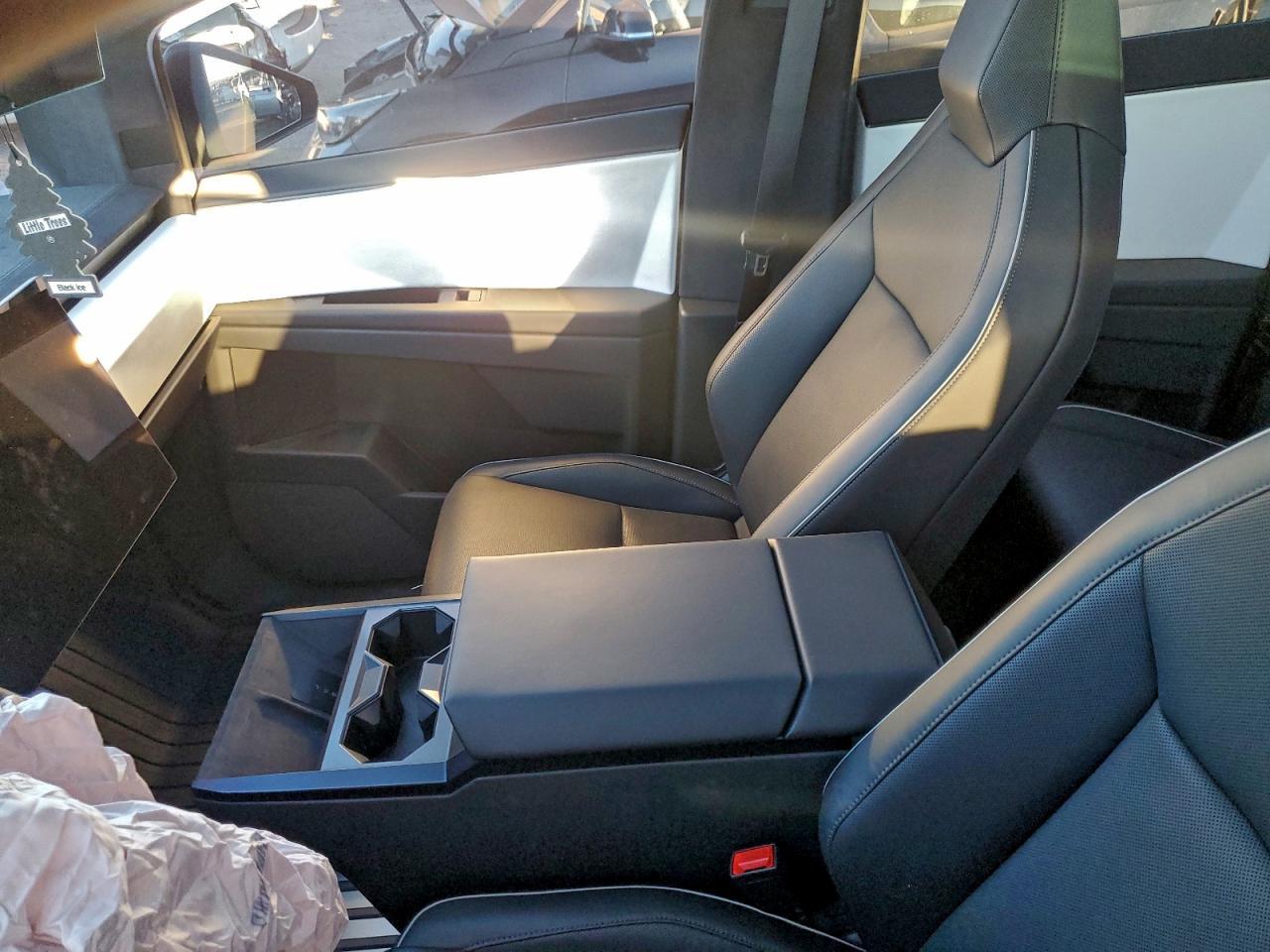 2024 Tesla Cybertruck - Фото 7
