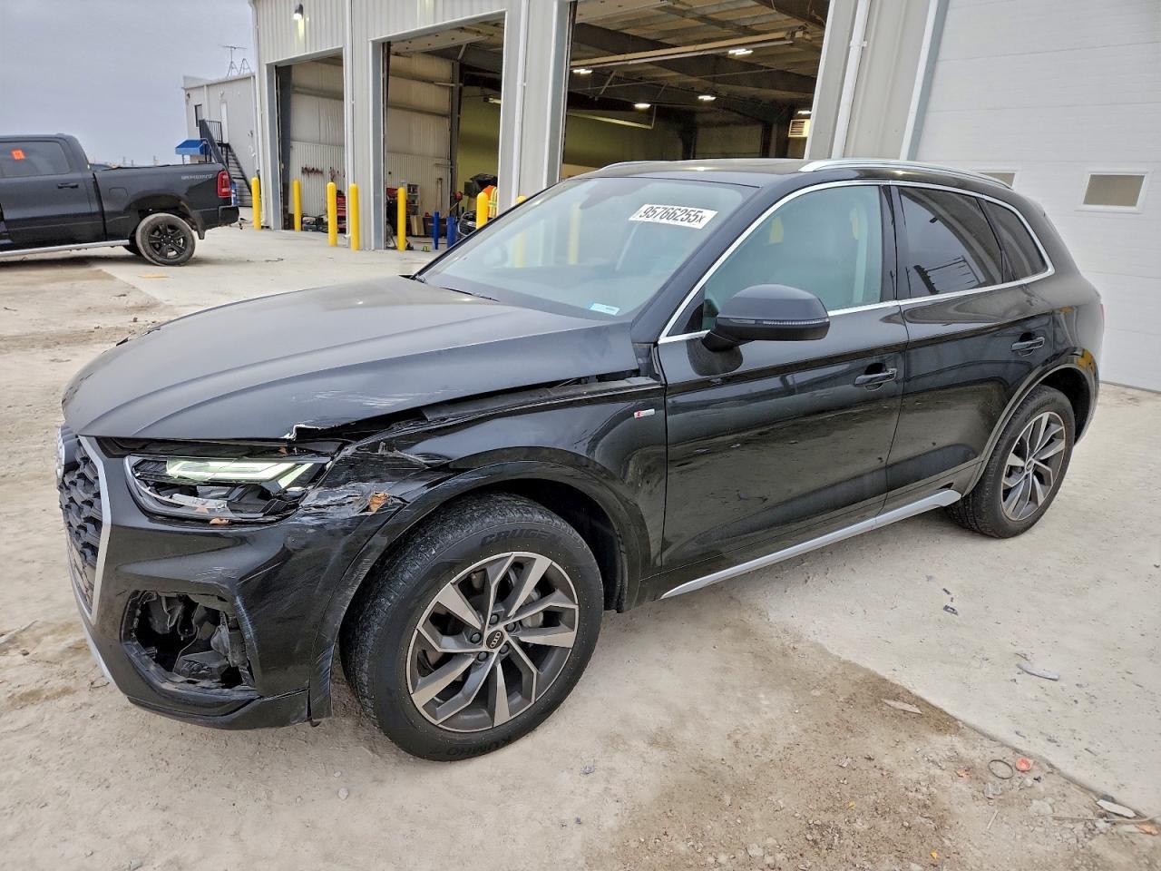 2022 Audi Q5 Premium Plus 45