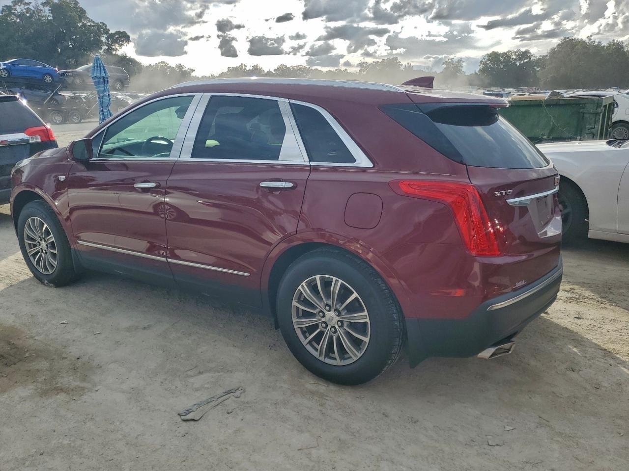 2017 Cadillac Xt5 Luxury - Фото 2
