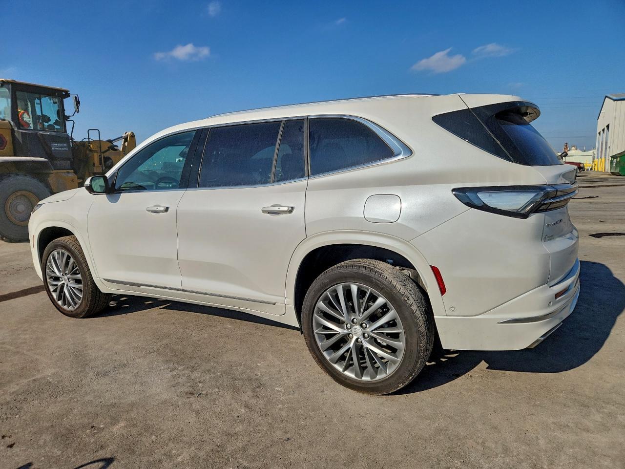 2025 Buick Enclave Avenir - Image 2