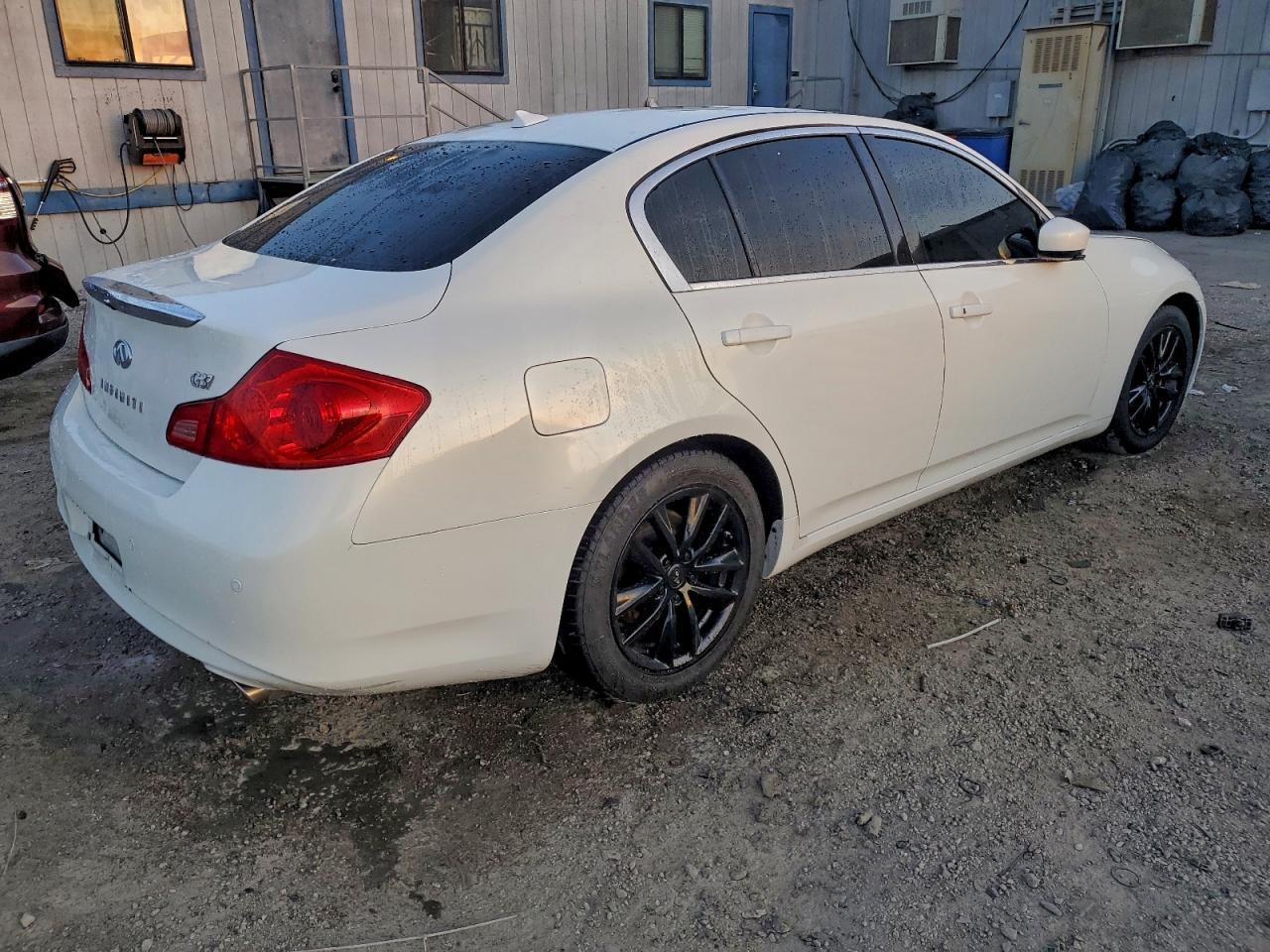 2012 Infiniti G37 Base - Фото 3