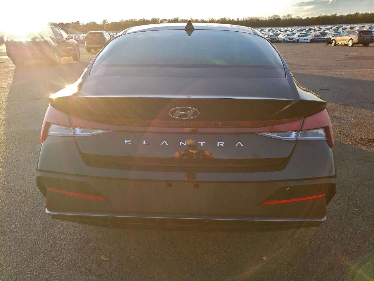2024 Hyundai Elantra Sel - Image 6
