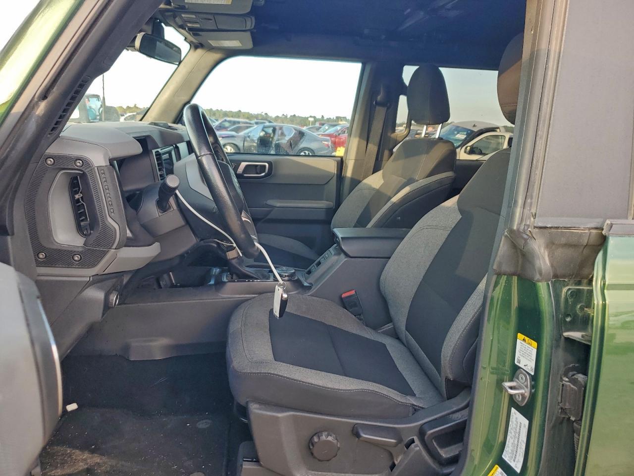 2022 Ford Bronco Base - Image 7