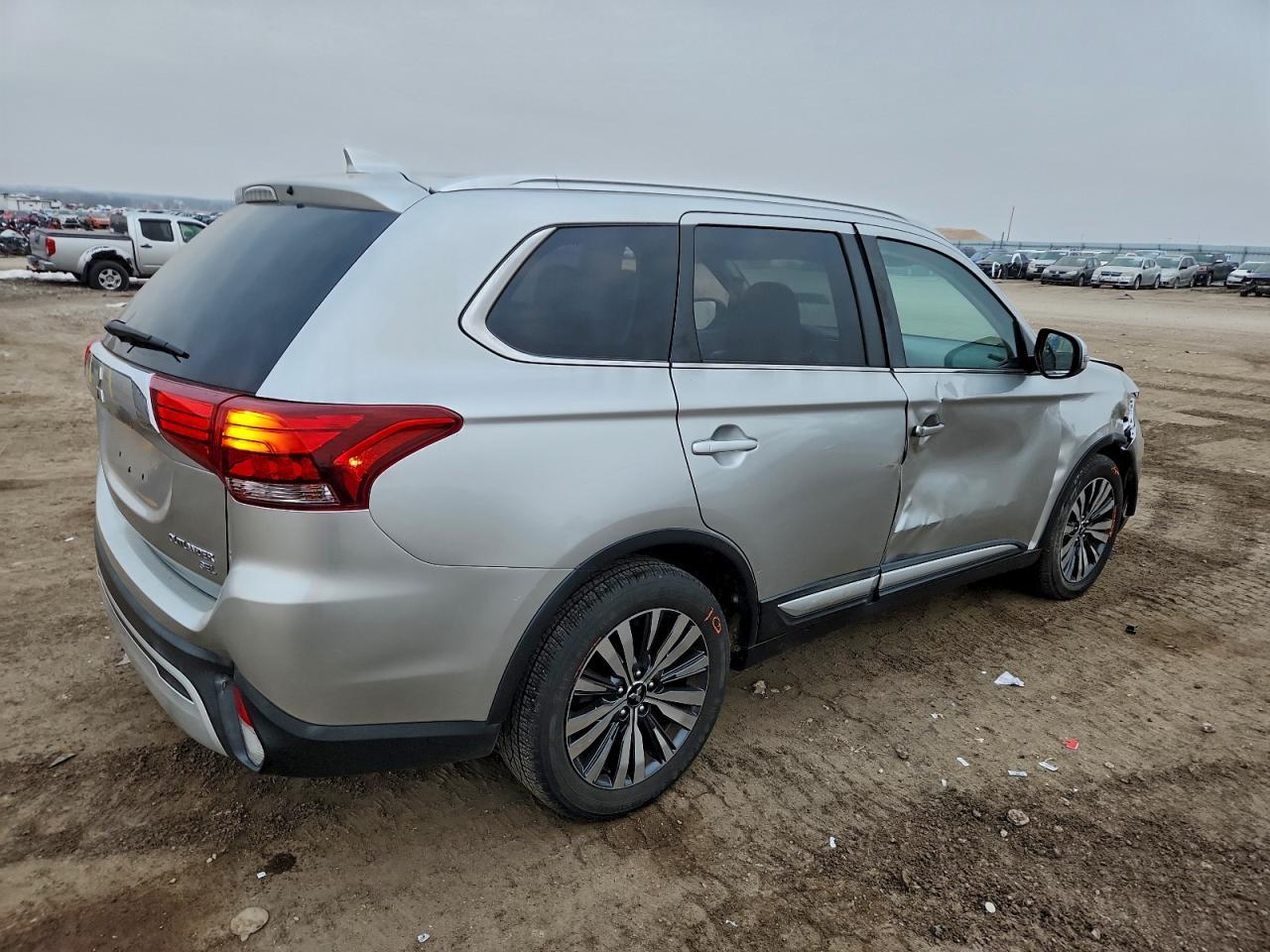 2019 Mitsubishi Outlander Se - Фото 3