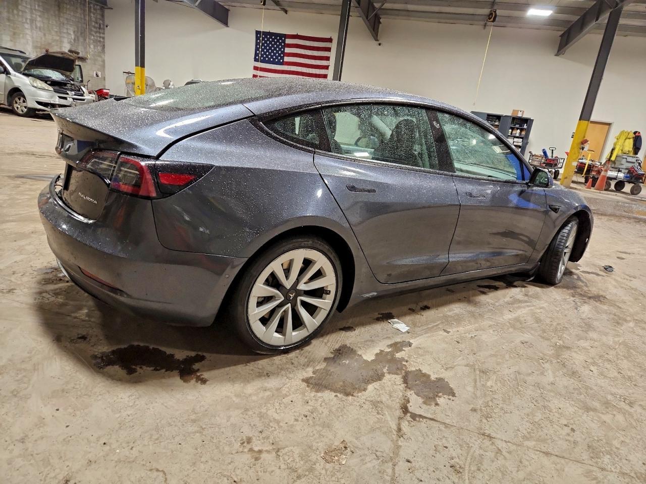 2022 Tesla Model 3 - Image 3