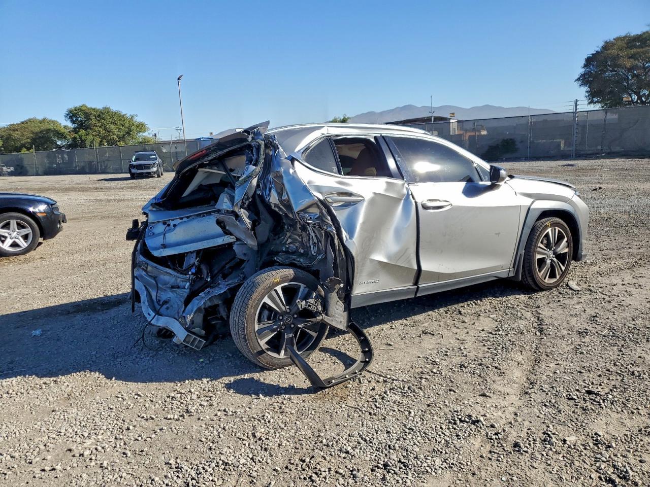 2022 Lexus Ux 250H Base - Фото 3