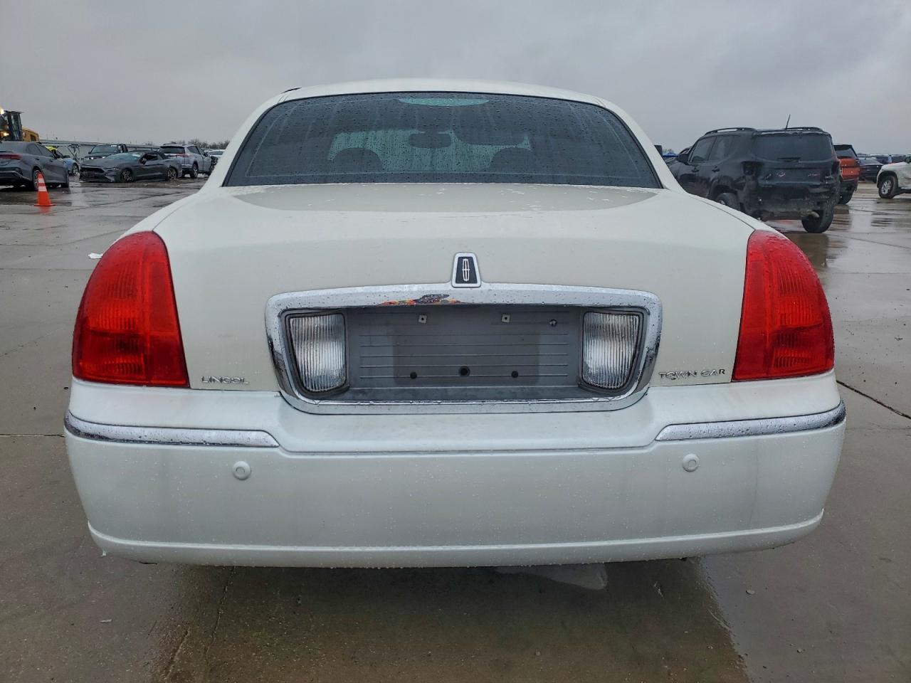 2004 Lincoln Town Car Ultimate - Фото 6