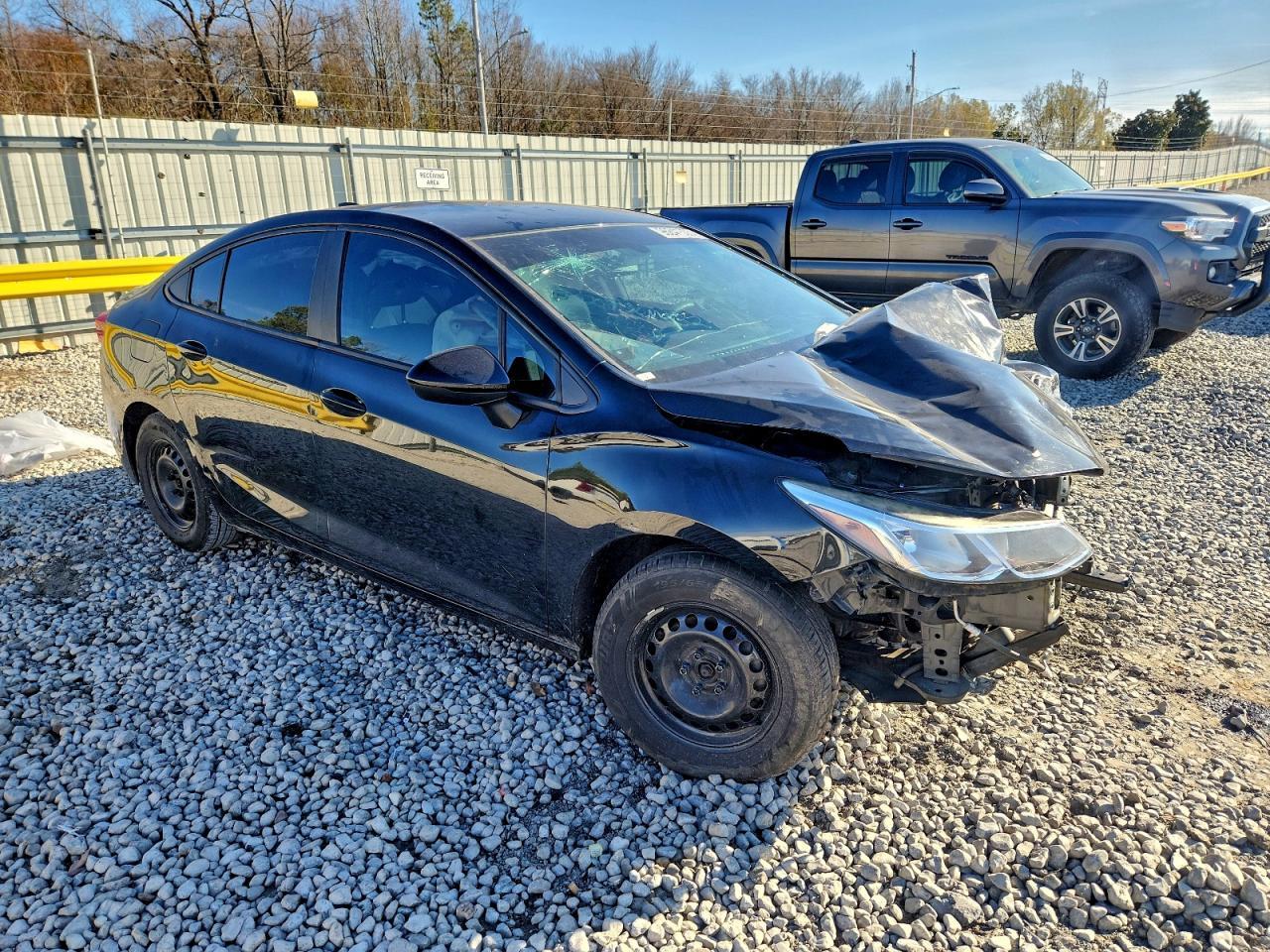 2016 Chev Cruze Ls - Image 4