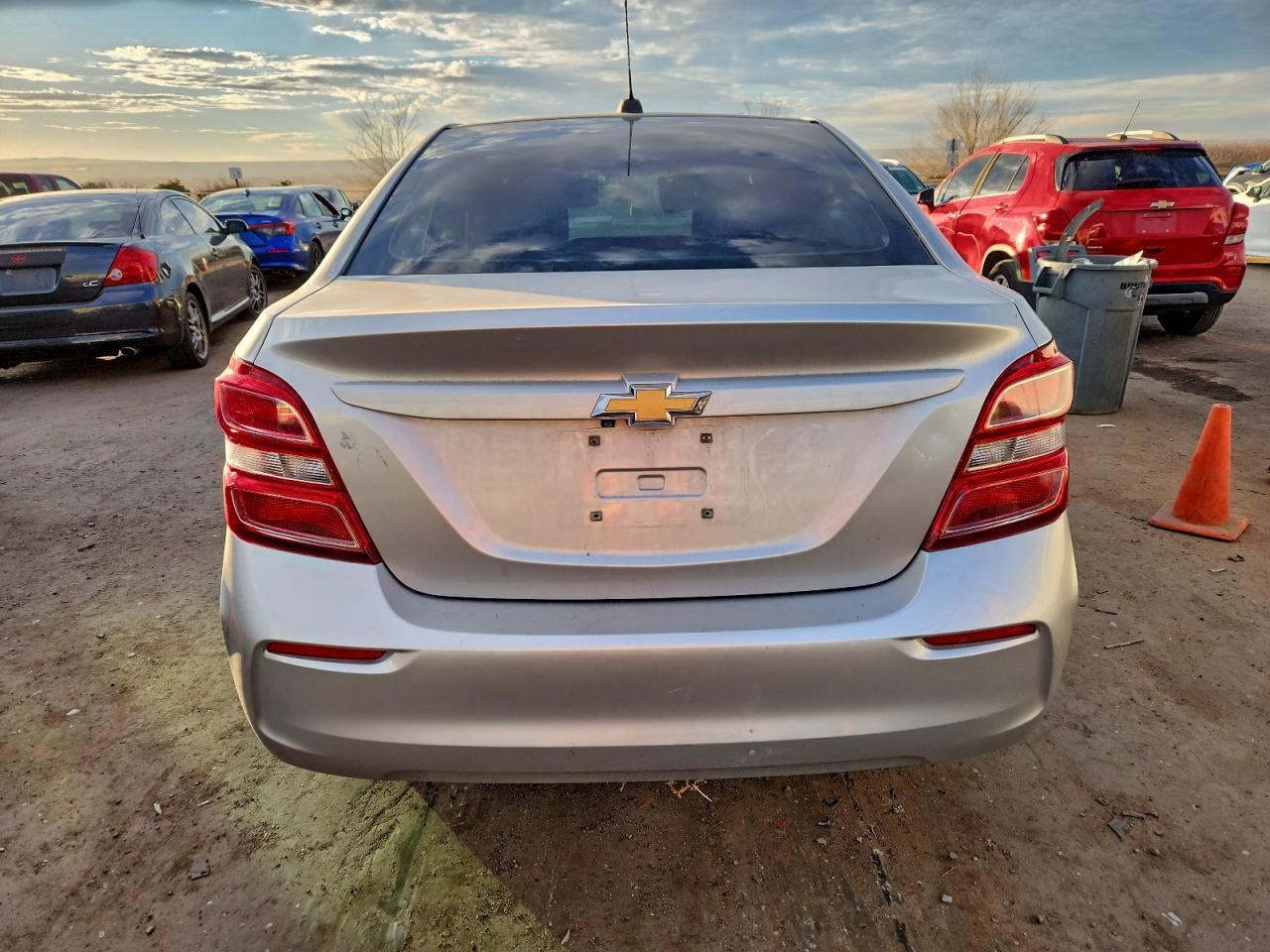 2017 Chevrolet Sonic Lt - Фото 6