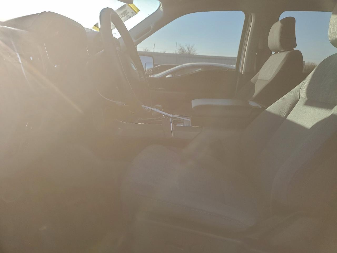 2022 Ford F150 Lightning Pro - Фото 7