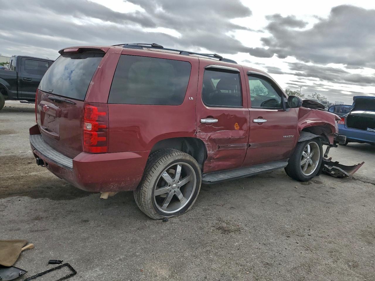 2008 Chevrolet Tahoe C1500 - Фото 3