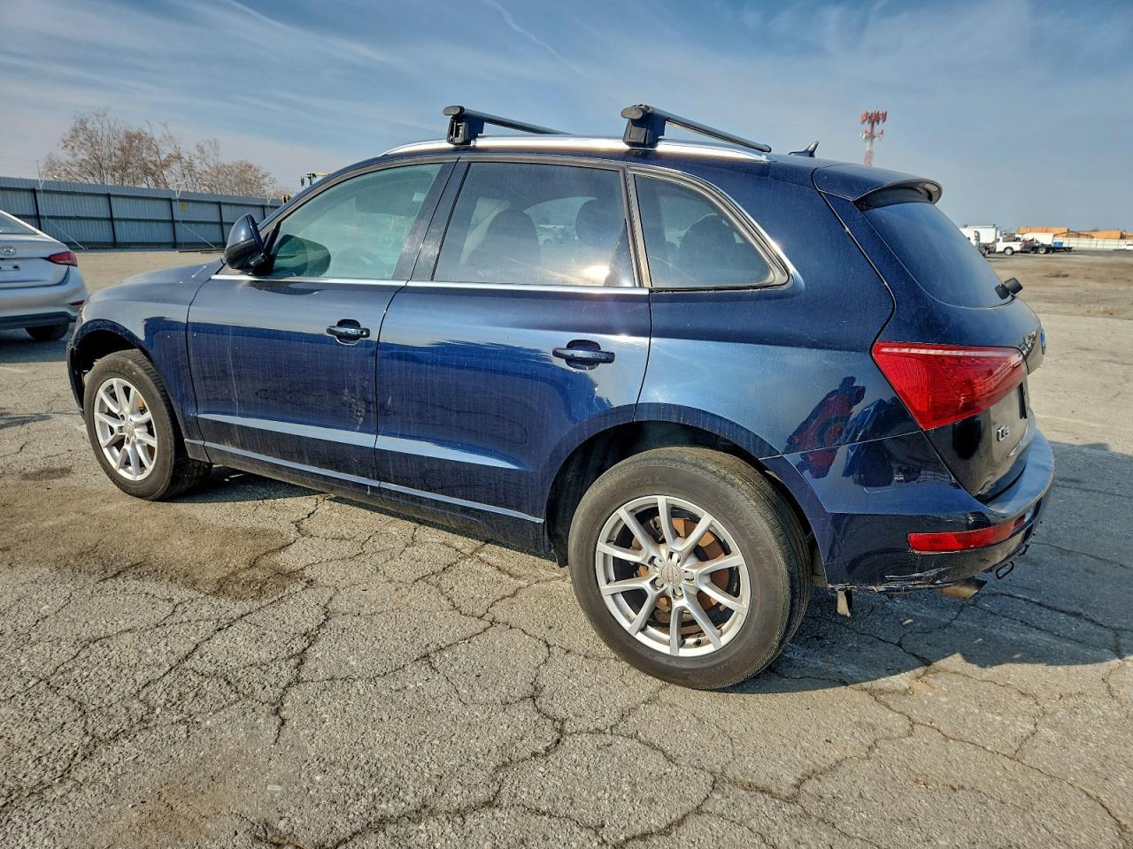 2011 Audi Q5 Premium - Image 2