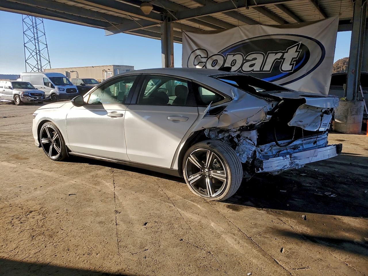 2025 Honda Accord Hybrid Sport - Фото 2