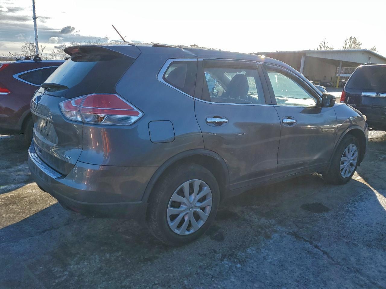 2015 Nissan Rogue S - Image 3