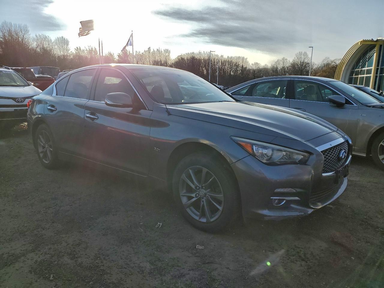 2017 Infiniti Q50 Premium - Фото 4