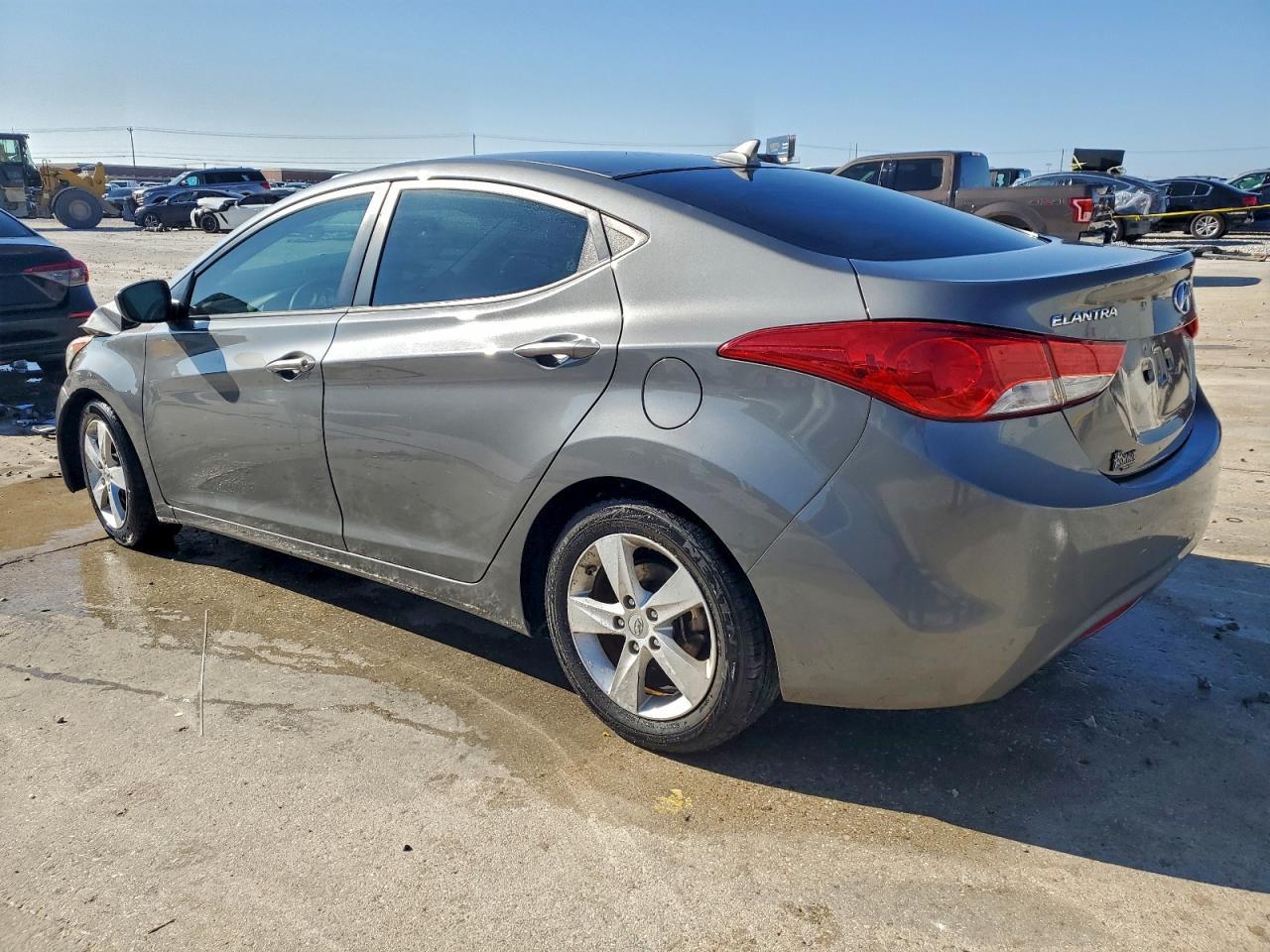2013 Hyundai Elantra Gls - Image 2