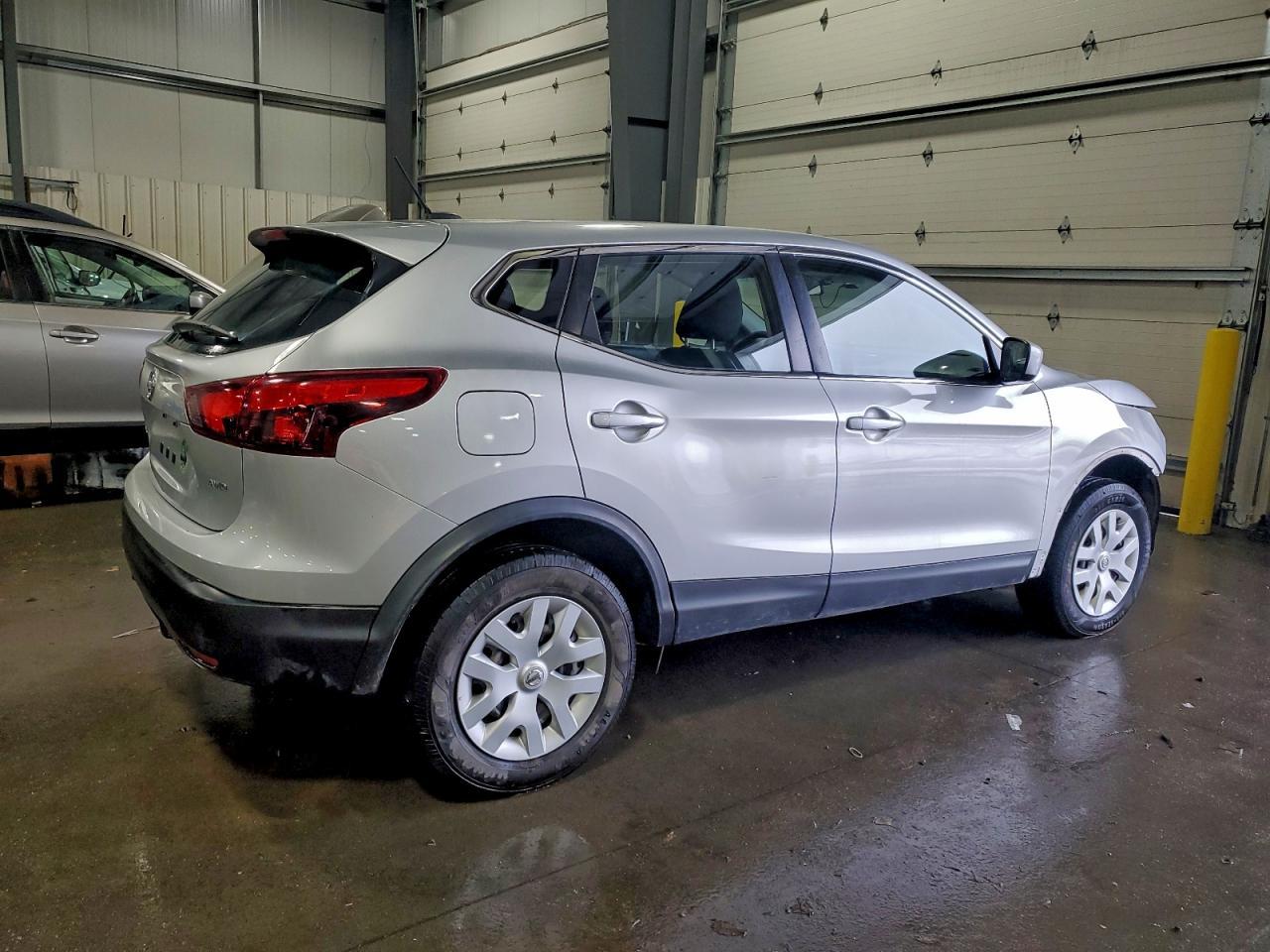 2018 Nissan Rogue Sport S - Фото 3