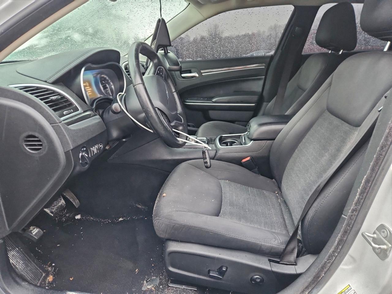 2019 Chrysler 300 Touring - Image 7