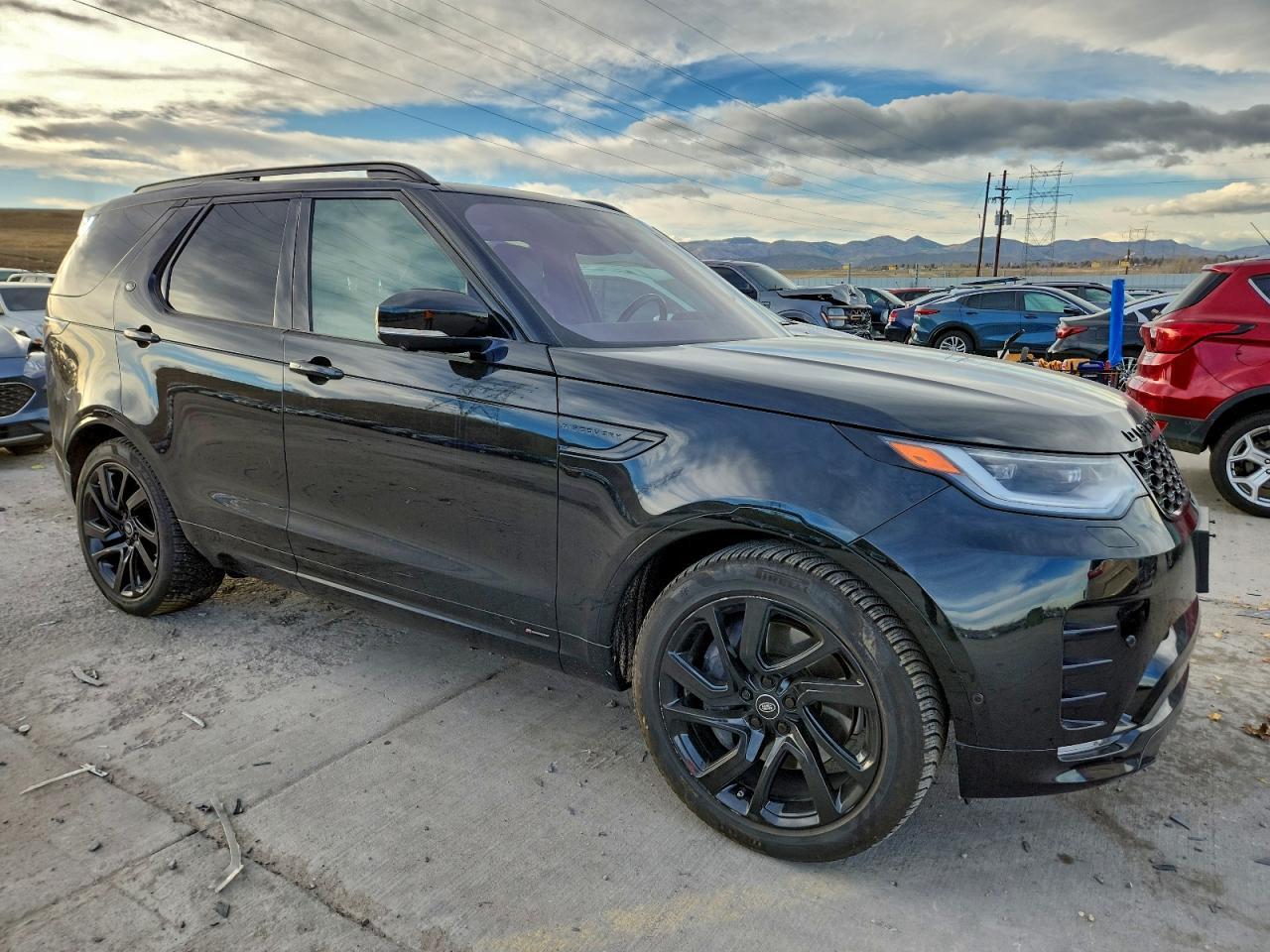 2021 Land Rover Discovery S R-Dynamic - Image 4