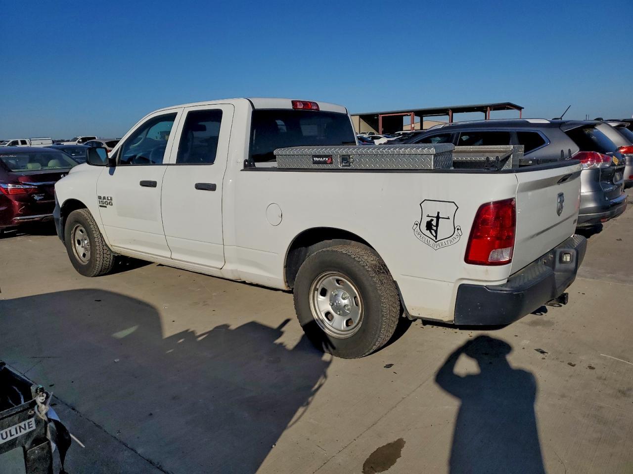 2019 Ram 1500 Classic Tradesman - Фото 2