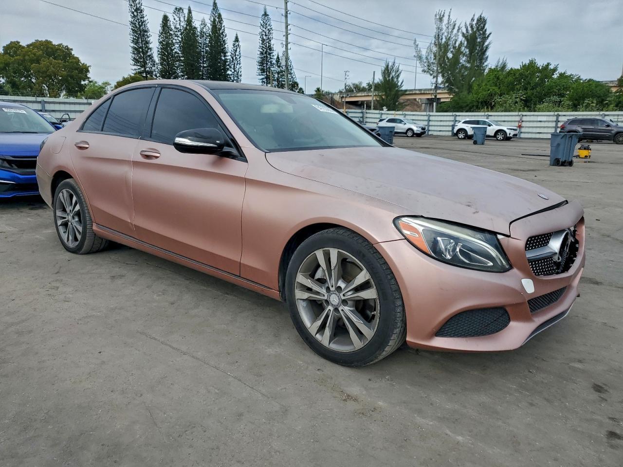 2015 Mercedes-Benz C 300 4Matic - Фото 4
