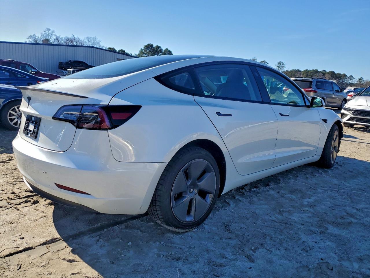 2023 Tesla Model 3 - Фото 3