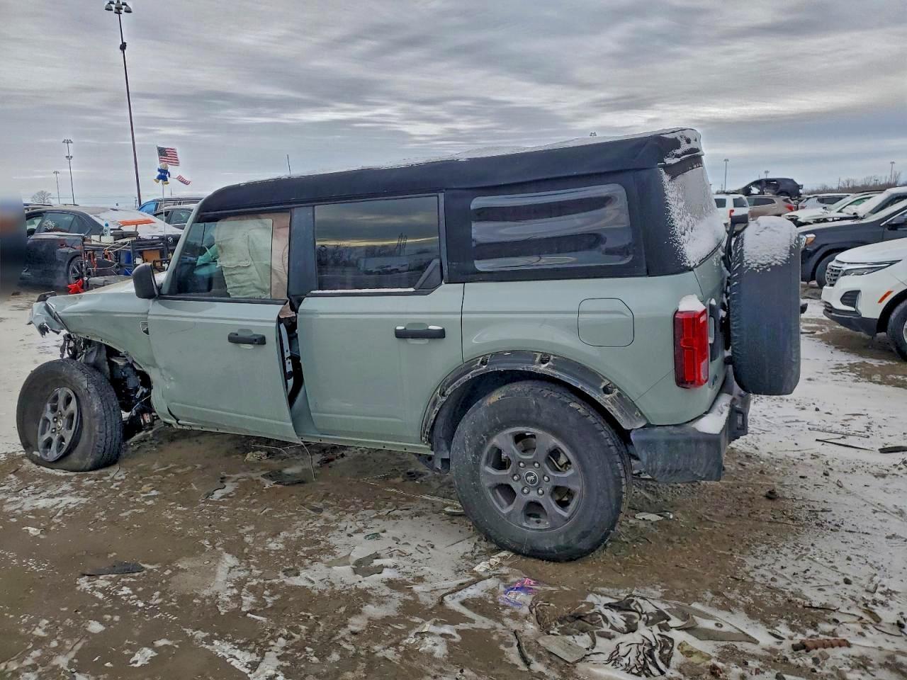 2024 Ford Bronco Big Bend - Image 2