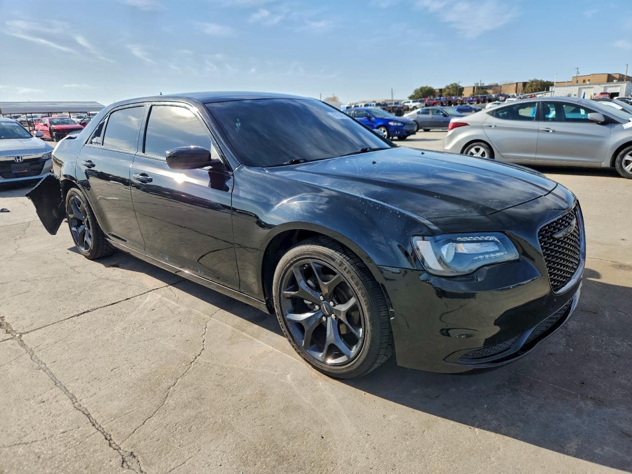 2022 Chrysler 300 Touring - Image 4