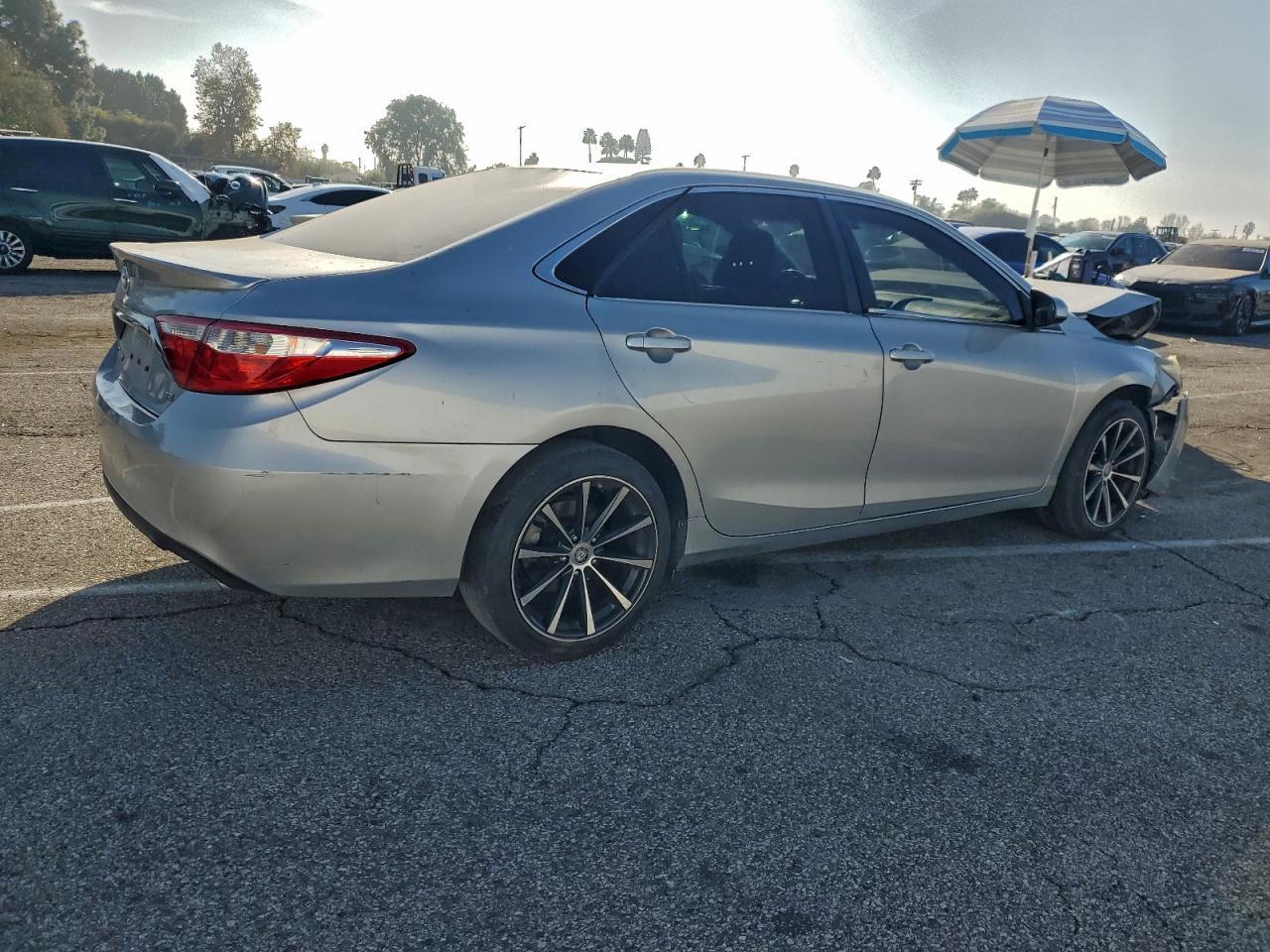 2017 Toyota Camry Le - Фото 3