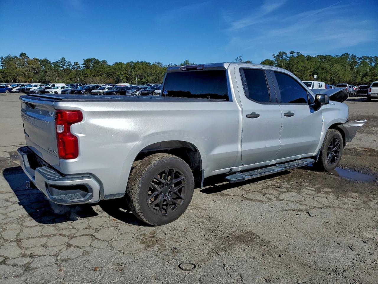 2020 Chevrolet Silverado C1500 Custom - Фото 3